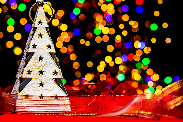 포토 JPG 해외이미지 전통 디자인 계절 리본 백그라운드 크리스마스장식 크리스마스 겨울 휴가 새로움 선물 사람없음 장식 빨간색 빛 크리스마스트리 축제 장식볼 수확 나뭇가지 축하 인사 클래식 상품 소프트포커스 12월 보케 해피뉴이어 빛망울 크리스마스이브 크리스마스배경 해외포토 나무 기념일 컬러 컨셉 농업 촬영기법 새해인사 예절 날짜 파일형식 이미지허브