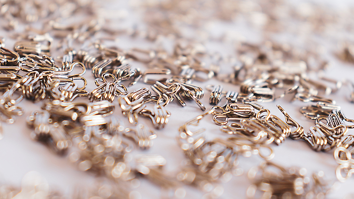 포토 JPG 해외이미지 디자인 드레스 옷 백그라운드 컨셉 패턴 바지 안전 취미 사람없음 장식 빛 유행 금속 벨트 흰색 직물 잡기 고리 닫기 은색 작음 바느질 공예 묘사 오브젝트 질감 만들기 재단 고립 철강 해외포토 잡화 컬러 무늬 모션 재질 하의 크기 파일형식 이미지허브