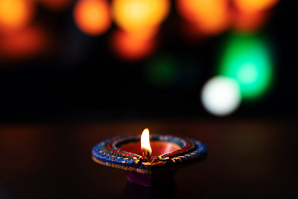 포토 JPG 해외이미지 전통 디자인 행복 포스터 종교 문화 백그라운드 패턴 일러스트 벽지 불 추상 휴가 사람없음 장식 빛 컬러풀 보라색 축제 램프 축하 인사 신용카드 인도인 광 등잔 힌두교 해외포토 자연요소 외국인 감정 컬러 컨셉 무늬 조명 동양인 금융 예절 파일형식 이미지허브