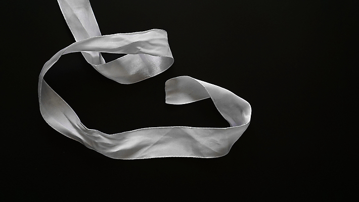 포토 JPG 해외이미지 아이콘 디자인 기념일 리본 컨셉 패턴 곡선 선물 들기 사람없음 장식 가로 빛 검은색 흰색 축하 직물 악단 신용카드 생일 우아함 실크 투표 손목 심볼 오브젝트 사인 활 테이프 애도 개선 고립 대통령 벨로루시 정부 항의 헬프 해외포토 선 음악 컬러 무늬 모션 문구용품 이벤트 신체부위 금융 도움 선거 파일형식 이미지허브