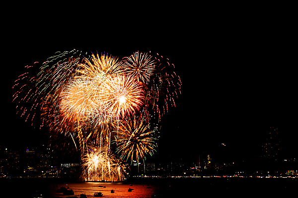 포토 JPG 해외이미지 기념일 백그라운드 기념 폭죽 이벤트 사람없음 빛 축제 어둠 축하 도심 야간 해외포토 자연요소 컨셉 도시 파일형식 이미지허브