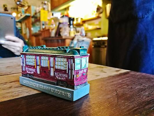 포토 JPG 해외이미지 모델 라이프스타일 여자 행복 커피 음료 음식 통신 탁자 아침 디저트 함께함 실내 건강 대화 웃음 사람 사람없음 친구 장난감 케이크 식당 저녁식사 우정 카페 도시 클래식 호주 아침식사 오브젝트 전차 에스프레소 점심식사 단절 멜버른 채팅 해외포토 주간 감정 육상교통 가구 컨셉 관계 대중교통 표정 말하기 내부 생활 상점 식사 오세아니아 파일형식 이미지허브