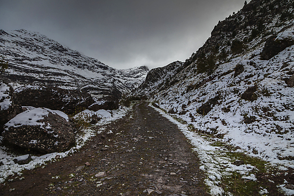포토 JPG 해외이미지 나무 식물 도로 길 여행 겨울 자연 하늘 산 파노라마 풍경 사람없음 야외 파란색 뷰티 계곡 냉동 얼음 침묵 하이킹 추위 가을 바위 흰색 소나무 스페인 숲 언덕 장면 진흙 전나무 아라곤 스카이라인 리빙 동물상 해외포토 자연요소 계절 유럽 컬러 교통시설 레저 촬영기법 조형물 소리 돌_바위 생태계 파일형식 이미지허브