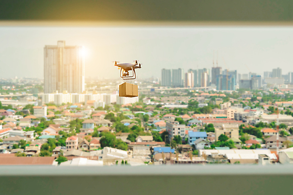 포토 JPG 해외이미지 컨셉 비즈니스 교통시설 하늘 사람없음 건물 상자 디지털 화물 표현 도시 도움 구출 상품 무선전화기 로봇 배송 서비스 속도 패키지 물류 판지 혁명 대패 드론 헬프 해외포토 건축물 교통 운송업 전화기 시설 파일형식 이미지허브