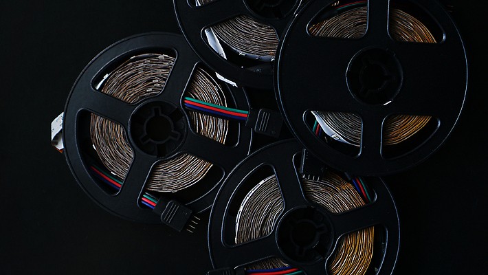 포토 JPG 해외이미지 선 밧줄 조각 백그라운드 전구 추상 전등 조명 새로움 주택 실내 사람없음 장식 전자제품 빛 검은색 어둠 힘 줄무늬 장비 에너지 추위 오브젝트 반도체 전자 테이프 실타래 얼레 빛망울 감싸기 광 설치 주도 해외포토 줄 컬러 컨셉 무늬 모션 문구용품 내부 건물 예절 파일형식 이미지허브