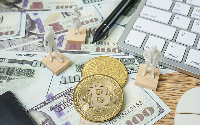 포토 JPG 해외이미지 컨셉 돈 비즈니스 사람없음 금융 숫자 동전 키보드 네트워크 황금 암호 발굴 무역 투자 상업 전자 가상 가상화폐 해외포토 문자 산업 경제 재산 파일형식 이미지허브