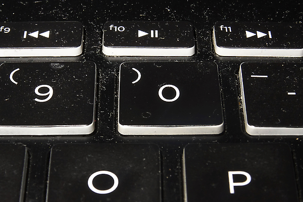 포토 JPG 해외이미지 알파벳 백그라운드 컨셉 비즈니스 통신 열쇠 프레임 사람없음 노트북 컴퓨터 사무실 디지털 검은색 공책 자료 장비 정보 수확 골동품 흰색 키보드 업무 기자 수리 좌절 닫기 책상 오브젝트 시작 질감 전자 먼지 타입 나쁜 옛날 지원 하드웨어 해외포토 직업 영어 감정 컬러 가구 농업 모션 문구용품 전자제품 작업 파일형식 이미지허브