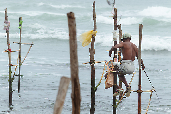 포토 JPG 해외이미지 직업 전통 남자 실루엣 아시아 문화 파도 바다 여행 포즈 농업 자연 표면 낚시 어류 사람 앉기 동양인 인종 사람없음 목재 파란색 마을 맑음 침묵 활발 잡기 막대기 가난 어부 사냥 장면 낚시꾼 지역 봉 옛날 특별함 스타일 해외포토 나무 나라 산업 컬러 컨셉 재료 모션 레저 날씨 촬영기법 수중동물 소리 생태계 파일형식 이미지허브