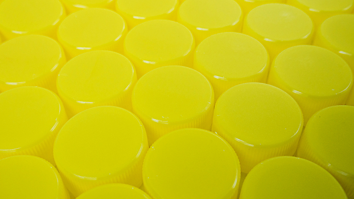 포토 JPG 해외이미지 음료 사람없음 초록색 파란색 노란색 재활용 덮개 마개 오픈 황금 쓰레기 폐기물 정상 플라스틱 거절 인공 캡모자 해외포토 모자_잡화 컬러 컨셉 재질 뚜껑 친환경 파일형식 이미지허브