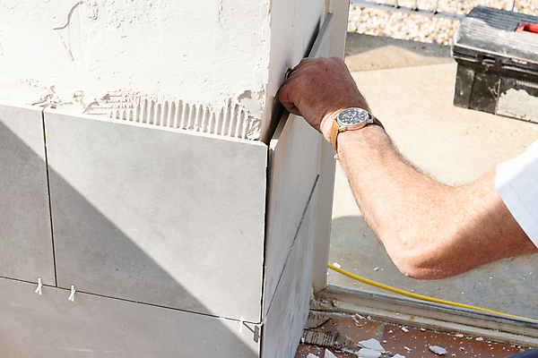 포토 JPG 해외이미지 직업 손 남자 벽 건축양식 노동자 바닥 주택 기술 실내 사람없음 내부 건물 쌓기 도구 공구 업무 도자기 수리 타일 시멘트 DIY 계약자 석고 석공 설치 업그레이드 재주꾼 접착제 조작 콘크리트 해외포토 건축물 건축 모션 사람 취미 신체부위 작업 풀_접착제 계약 파일형식 이미지허브