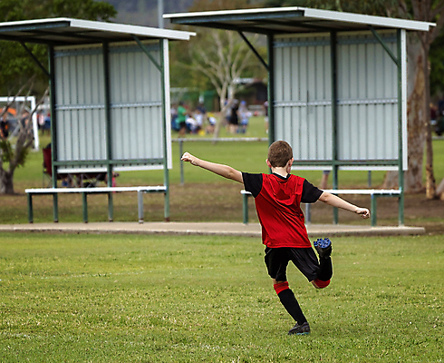 포토 JPG 해외이미지 전신 백인 학생 교육 어린이 스포츠 유니폼 밭 공 교실 학교 놀이 수업 함께함 건강 서기 사람 경기 소년 사람없음 야외 친구 축구 경쟁 게임 호주 공격 클럽 골 플레이어 해외포토 서양인 옷 남자 컨셉 농업 관계 모션 구기 오세아니아 파일형식 이미지허브