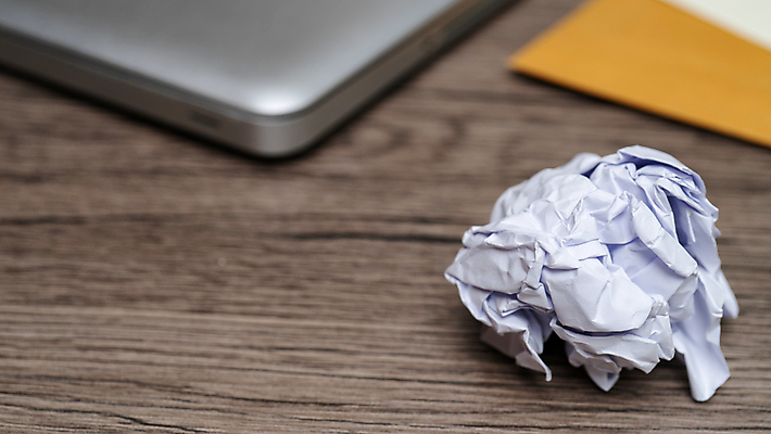 포토 JPG 해외이미지 손 종이 백그라운드 컨셉 패턴 공 표면 추상 바닥 사람없음 사무실 우주 공백 재활용 회색 흰색 업무 거친 주름 작업실 메시지 쓰레기 폐기물 자르기 오브젝트 싱글 질감 문서 페이지 시트 뭉치 한조각 찌그러짐 구김 그런지 옛날 접기 해외포토 1 컬러 무늬 비즈니스 모션 신체부위 작업 친환경 파일형식 이미지허브