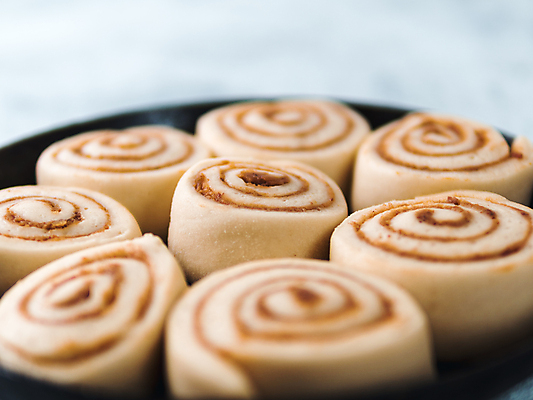 포토 JPG 해외이미지 디저트 근접촬영 사람없음 아웃포커스 달콤 소프트포커스 롤빵 시나몬 시나몬롤 해외포토 음식 빵 뷰포인트 촬영기법 맛 파일형식 이미지허브