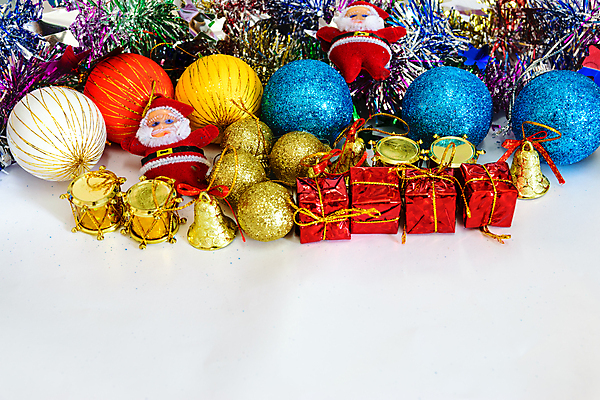 포토 JPG 해외이미지 전통 계절 백그라운드 크리스마스 겨울 공 추상 휴가 새해 사람없음 장식 가로 빨간색 초록색 빛 컬러풀 우주 축제 장식볼 흰색 나뭇가지 그룹 황금 상록수 노엘 여의주 해외포토 나무 기념일 컬러 무늬 파일형식 이미지허브