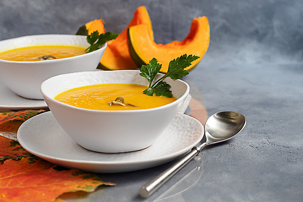 포토 JPG 해외이미지 식물 음료 어린이 음식 빵 다이어트 채소 오렌지 유리 호박 씨앗 사람없음 노란색 주스 긴급 대접 신선 칵테일 원형 사발 달콤 맛 아침식사 약초 자르기 굽기 철 크림 향신료 시골집 밀가루 갈기 나누기 내추럴 점심식사 시나몬 크루통 해외포토 도형 컬러 컨셉 과일 모션 재질 주택 주류 건강 사람 식사 수학 풀_식물 사기그릇 가루 구이 사칙연산 향미료 파일형식 이미지허브