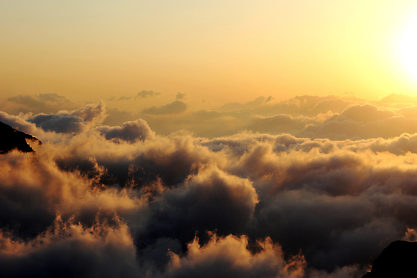 포토 JPG 해외이미지 식물 계절 여행 백그라운드 자연 벽지 하늘 산 파노라마 사람없음 야외 파란색 빛 컬러풀 햇빛 환경 계곡 트래킹 하이킹 언덕 즐거움 웅장함 절정 조지아 해외포토 감정 컬러 레저 촬영기법 태양 생태계 동유럽 파일형식 이미지허브