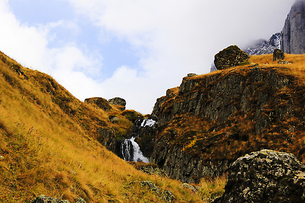 포토 JPG 해외이미지 식물 계절 여행 백그라운드 자연 벽지 하늘 산 파노라마 사람없음 야외 파란색 빛 컬러풀 햇빛 환경 계곡 트래킹 하이킹 언덕 즐거움 웅장함 절정 조지아 해외포토 감정 컬러 레저 촬영기법 태양 생태계 동유럽 파일형식 이미지허브