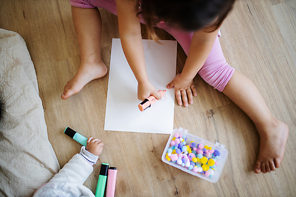 포토 JPG 해외이미지 손 디자인 교육 행복 종이 어린이 분홍색 나비 백그라운드 잎 가족 베개 표시 바닥 주택 창조 한명 미소 사람 목재 컬러풀 갈색 페인트 유치원 기쁨 아기 면 수학 그리기 해외포토 나무 식물 1 감정 컬러 곤충 재료 교과목 관계 침구 모션 표정 건물 신체부위 파일형식 이미지허브