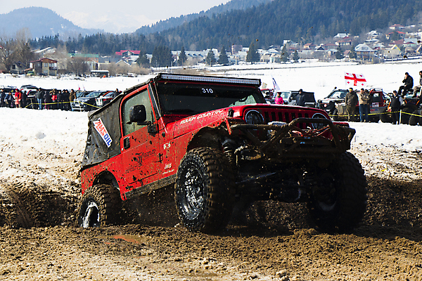 포토 JPG 해외이미지 도로 스포츠 여행 백그라운드 겨울 교통시설 자국 자동차 자연 하늘 산 사람없음 야외 운전 시골 바퀴 숲 땅 속도 타이어 먼지 지역 짐차 모터 방법 비포장도로 선로 오프로드 원정 자동 조지아 집회 해외포토 계절 길 육상교통 교통 모션 시설 생태계 동유럽 파일형식 이미지허브