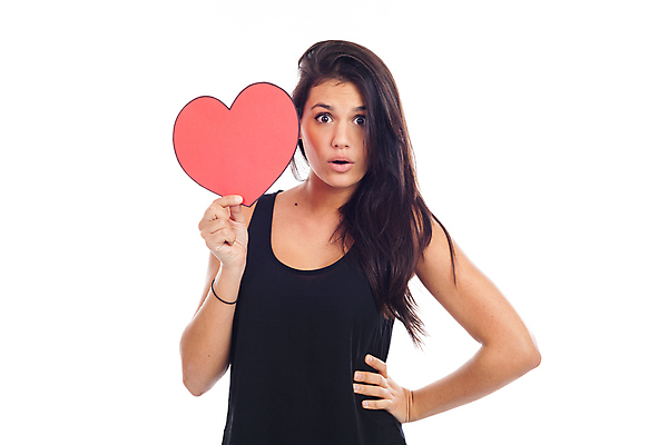 포토 JPG 해외이미지 모양 백인 라이프스타일 손 여자 행복 백그라운드 컨셉 휴가 발렌타인데이 건강 관리 선물 사랑 한명 미소 사람 빨간색 뷰티 유행 흰색 하트 잡기 심볼 주기 고립 돌봄 해외포토 서양인 1 감정 컬러 모션 데이이벤트 표정 생활 신체부위 파일형식 이미지허브