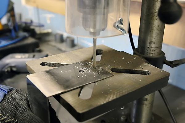 포토 JPG 해외이미지 식물 직업 산업 백그라운드 공장 노동자 사람없음 세로 금속 힘 기계 장비 운전 도구 공구 업무 구멍 작업실 제조 브레이크 철 언론 공학 토막 되감기 송곳 조작 철강 커터 해외포토 교육 공업 모션 재질 작업 파일형식 이미지허브