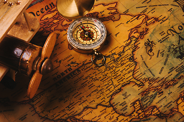 포토 JPG 해외이미지 유럽 종이 지구 바다 여행 백그라운드 지도 비즈니스 유물 비행기 항해 사람없음 세계 미국 수확 골동품 덮개 역사 황금 나침반 방향 복고 해적 동쪽 발견 경도 그런지 대패 옛날 원정 위도 지도책 지리 해외포토 전통 나라 북아메리카 농업 배_교통 항공교통 대중교통 책 뚜껑 도둑 파일형식 이미지허브