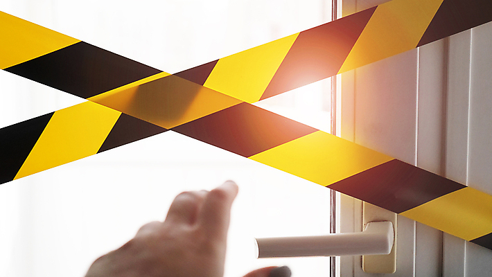 포토 JPG 해외이미지 손 백그라운드 주택 건강 경고 가면 사람 사람없음 약 노란색 방 정보 긴급 잡기 도시 바이러스 닫기 보호 위험 심볼 사인 감염 테이프 문제 경보 고립 그만 백신 전염병 주목 해외포토 컬러 컨셉 의학 모션 문구용품 건물 신체부위 질병 파일형식 이미지허브