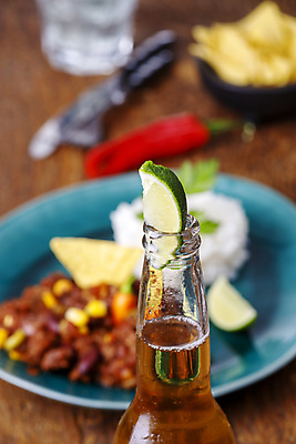 포토 JPG 해외이미지 접시 음식 빵 토마토 채소 고추 밥 콩 맥주 파슬리 육류 옥수수 사람없음 목재 식사 소고기 시골 수프 레몬 크림 매움 완두콩 후추 다진 땅바닥 해외포토 나무 식기 과일 식재료 재료 곡류 바닥 주류 맛 향신료 파일형식 이미지허브