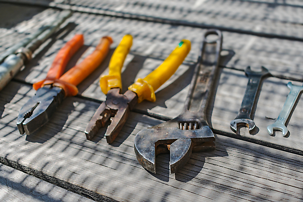 포토 JPG 해외이미지 직업 라이프스타일 산업 컨셉 가정 탁자 노동자 바닥 주택 자 집게 그림자 취미 사람없음 목재 세트 펜 장비 회색 공구 스패너 업무 그룹 작업실 엔지니어 수리 철 목수 측정 오브젝트 서비스 목공예 작업도구 펜치 정비공 공학 계량기 조립 옛날 철강 프로젝트 카피스페이스 효과 해외포토 나무 교육 컬러 가구 재료 문구용품 건물 생활 필기구 공백 도구 작업 기술자 공예 파일형식 이미지허브