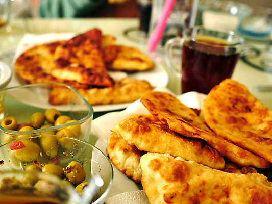 포토 JPG 해외이미지 전통 접시 영어 음식 빵 아침 영국 육류 돼지고기 요리 사람없음 계란 식사 튀김 신선 소시지 아침식사 굽기 가득함 토스트 베이컨 노른자 해로움 해외포토 주간 문자 식기 유럽 컨셉 식재료 알 가공식품 구이 파일형식 이미지허브