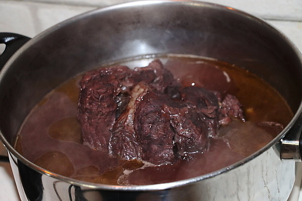 포토 JPG 해외이미지 전통 접시 음식 채소 재료 양파 뼈 건강 육류 요리 사람없음 물 세트 금속 주방 식당 식사 치킨 당근 장비 소고기 기구 레인지 오픈 도자기 양념 수프 냄비 정상 더위 수증기 난로 준비 철강 핸드메이드 해외포토 자연요소 식기 식재료 재질 날씨 뿌리채소 상점 가전제품 솥 난방기 닭고기요리 파일형식 이미지허브