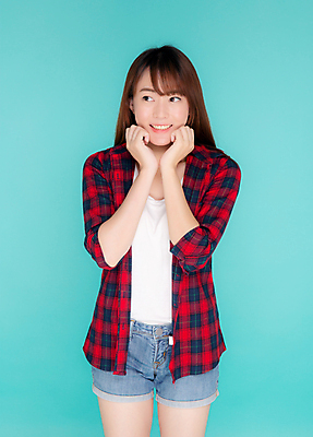 포토 JPG 해외이미지 백인 모델 라이프스타일 여자 행복 감정 아시아 얼굴 여행 백그라운드 휴가 휴식 한명 사람 동양인 여름 파란색 뷰티 유행 여행객 우주 놀람 표현 신선 자신감 우아함 흥분 잔치 충격 고립 스타일 카피스페이스 해외포토 서양인 1 계절 나라 컬러 컨셉 표정 인종 생활 신체부위 공백 파일형식 이미지허브