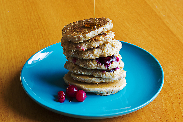 포토 JPG 해외이미지 전통 접시 열매 음식 탁자 딸기 아침 디저트 건강 요리 사람없음 목재 빨간색 쌓기 케이크 식사 어둠 회색 튀김 달콤 아침식사 굽기 블루베리 호두 시럽 레시피 칼로리 꿀 팬케이크 핸드메이드 해외포토 주간 나무 식물 식기 컬러 가구 과일 재료 모션 견과류 맛 구이 파일형식 이미지허브