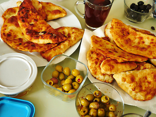 포토 JPG 해외이미지 전통 접시 영어 음식 빵 아침 영국 육류 돼지고기 요리 사람없음 계란 식사 튀김 신선 소시지 아침식사 굽기 가득함 토스트 베이컨 노른자 해로움 해외포토 주간 문자 식기 유럽 컨셉 식재료 알 가공식품 구이 파일형식 이미지허브