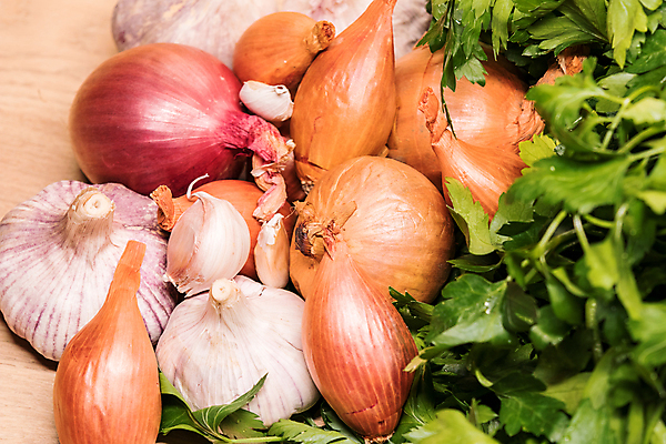 포토 JPG 해외이미지 식물 음식 분홍색 백그라운드 채소 재료 전구 양파 파슬리 건강 마늘 요리 사람없음 빨간색 갈색 노란색 주방 흰색 신선 그룹 맛 향신료 유기농 날것 내추럴 채식주의자 샬롯 해외포토 웰빙 컬러 컨셉 채식 향미료 파일형식 이미지허브