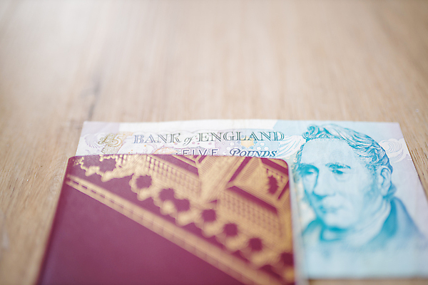 포토 JPG 해외이미지 여행 돈 휴가 영국 잉글랜드 스웨덴 사람없음 파란색 세계 여행객 정보 신용카드 물개 심볼 문서 보안 여권 신분 통과 계산서 시민 고립 비자 신분증 유럽연합 전국 제어 이민 세관 해외포토 유럽 컬러 이동 포유류 북유럽 안전 사람 금융 바다동물 재산 국민 증명서 파일형식 관세청 이미지허브