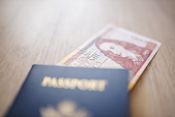 포토 JPG 해외이미지 여행 돈 휴가 영국 사람없음 파란색 세계 여행객 미국 정보 신용카드 콜롬비아 물개 심볼 문서 보안 여권 신분 통과 계산서 시민 고립 비자 신분증 전국 제어 이민 세관 해외포토 유럽 컬러 이동 북아메리카 포유류 안전 사람 금융 바다동물 남아메리카 재산 국민 증명서 파일형식 관세청 이미지허브