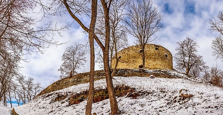 포토 JPG 해외이미지 유럽 벽 여행 겨울 건축양식 산 사람없음 야외 건물 탑 맑음 추위 역사 버리기 언덕 우크라이나 파멸 해외포토 건축물 계절 건축 나라 컨셉 모션 날씨 파일형식 소멸 이미지허브