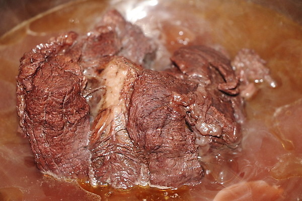 포토 JPG 해외이미지 전통 접시 음식 채소 재료 양파 뼈 건강 육류 요리 사람없음 물 세트 금속 주방 식당 식사 치킨 당근 장비 소고기 기구 레인지 오픈 도자기 양념 수프 냄비 정상 더위 수증기 난로 준비 철강 핸드메이드 해외포토 자연요소 식기 식재료 재질 날씨 뿌리채소 상점 가전제품 솥 난방기 닭고기요리 파일형식 이미지허브