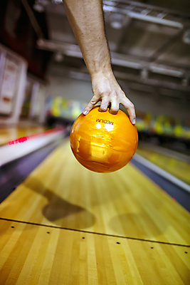 포토 JPG 해외이미지 백인 1 라이프스타일 손 남자 감정 길 스포츠 백그라운드 오렌지 공 성공 바닥 실내 사람 사람없음 목재 빨간색 빛 노란색 경쟁 게임 잡기 10 그룹 던지기 볼링 클럽 대리석 때리기 멀티 스트라이크 엘리먼트 줄서기 해외포토 서양인 나무 컬러 컨셉 과일 재료 모션 놀이 내부 생활 신체부위 숫자 구기 파일형식 이미지허브