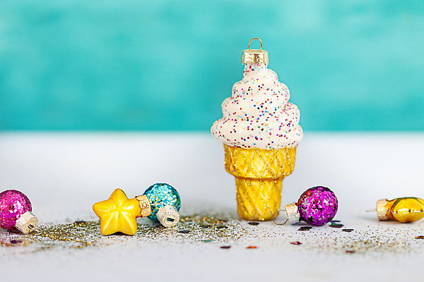 포토 JPG 해외이미지 기념일 크리스마스장식 크리스마스 휴가 사람없음 가로 컬러풀 장식볼 카피스페이스 해외포토 컬러 이벤트 장식 공백 파일형식 이미지허브