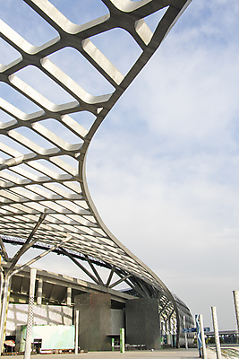 포토 JPG 해외이미지 디자인 비즈니스 건축양식 창문 유리 하늘 지붕 추상 사람없음 내부 건물 파란색 빛 사무실 금속 도시 천장 아치 철강 해외포토 건축물 건축 컬러 무늬 재질 파일형식 이미지허브