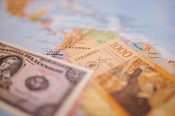 포토 JPG 해외이미지 디자인 교육 실루엣 종이 지구 여행 지도 지폐 돈 일러스트 사람없음 그래픽 경제 컬러풀 세계 글로벌 미국 재산 플랫 콜롬비아 심볼 묘사 사인 대륙 그림 상업 지형 에콰도르 남쪽 빚 지도책 지리 디테일 해외포토 컬러 북아메리카 촬영기법 책 금융 남아메리카 방향 파일형식 이미지허브