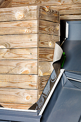 포토 JPG 해외이미지 직업 산업 도로 표면 지붕 노동자 주택 프레임 굴뚝 사람없음 건물 목재 햇빛 금속 장비 기구 공구 업무 수리 보호 정상 옥상 땅 아래 묘사 겹침 층 통조림 개발 방법 방수 설치 조작 카피스페이스 해외포토 나무 건축물 길 컨셉 재료 교통시설 재질 태양 공백 도구 작업 방향 위치 파일형식 이미지허브