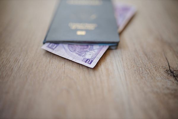 포토 JPG 해외이미지 여행 돈 휴가 영국 사람없음 파란색 세계 여행객 미국 정보 신용카드 물개 심볼 문서 보안 여권 신분 통과 계산서 시민 고립 비자 신분증 온두라스 전국 제어 이민 세관 해외포토 유럽 컬러 이동 북아메리카 포유류 안전 사람 금융 바다동물 중앙아메리카 재산 국민 증명서 파일형식 관세청 이미지허브