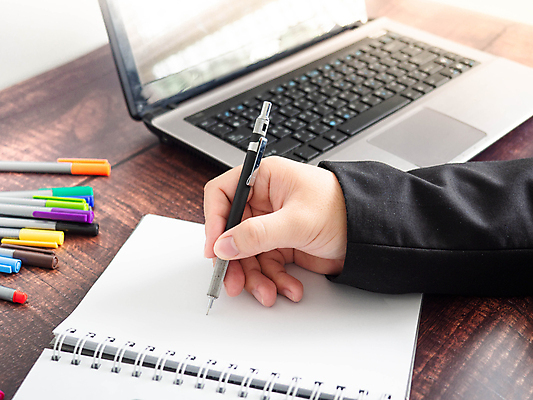 포토 JPG 해외이미지 직업 여자 남자 인터넷 비즈니스 사업가 통신 탁자 회의 협력 대화 사람 사람없음 목재 책 컴퓨터 사무실 연필 펜 스크린 공책 자료 공백 정보 키보드 업무 작업 도서관 계획 토론 책상 분석 동료 문제집 마케팅 목업 브레인스토밍 해외포토 나무 교육 가구 컨셉 재료 관계 문구용품 학용품 말하기 전자제품 필기구 파일형식 이미지허브