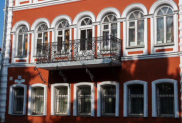 포토 JPG 해외이미지 전통 디자인 외관 유럽 벽 여행 백그라운드 건축양식 창문 거리 아파트 주택 사람없음 야외 건물 빨간색 여름 도시풍경 컬러풀 햇빛 블록 수확 발코니 흰색 도시 복고 지역 칠면조 대칭 옛날 해외포토 건축물 계절 건축 나라 컬러 농업 조류 풍경 태양 파일형식 이미지허브