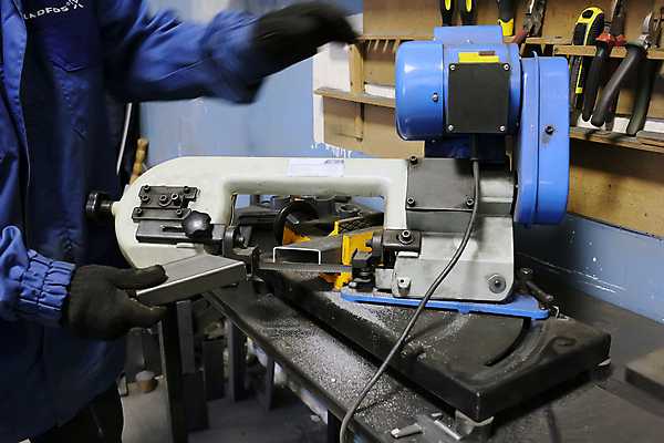 포토 JPG 해외이미지 식물 산업 백그라운드 공장 사람없음 금속 힘 기계 공백 장비 공구 악단 업무 바 칼날 작업실 닫기 제조 먹이 자르기 철 무거움 방법 자동 조작 철강 커터 톱밥 톱질 해외포토 음악 공업 모션 재질 도구 작업 무게 가루 파일형식 이미지허브