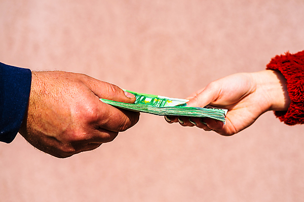 포토 JPG 해외이미지 손 유럽 종이 백그라운드 지폐 돈 비즈니스 성공 사람 사람없음 금융 경제 저축 유로 잡기 부채 시장 재산 투자 상업 결제 계산서 월급 예산 해외포토 나라 컨셉 모션 신체부위 파일형식 이미지허브