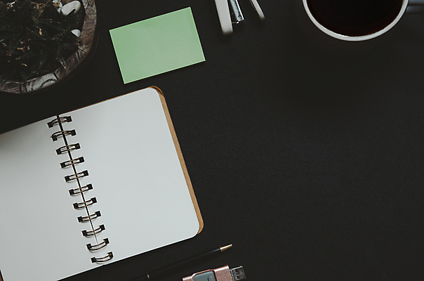 포토 JPG 해외이미지 종이 비즈니스 문구용품 직장 이벤트 사람없음 책 사무실 펜 쌓기 우주 쪽지 공책 칠판 공백 정보 흰색 업무 작업실 메시지 계획 디자이너 책상 경영자 문서 페이지 경영 헤딩 공급 카피스페이스 해외포토 직업 컬러 가구 컨셉 회사 모션 필기구 축구 작업 오브젝트 리더 파일형식 이미지허브